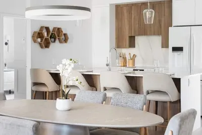 Image de Spacious 3br Penthouse Condo – Modern Comfort