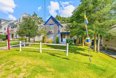 Image de New Rental-3 Bedroom, 2 baths, private beach, near Poppy Inn and Marketplace