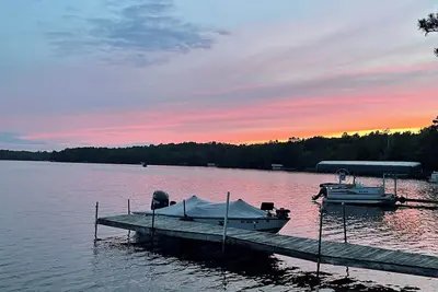 Image de Cozy Northwoods Lakefront Cabin Retreat