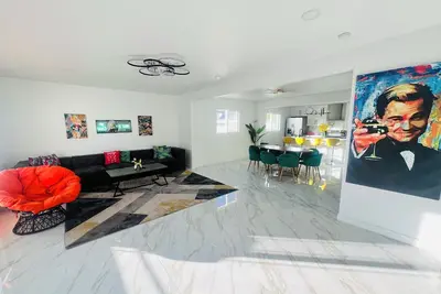 Image de Brand New 5br Theme Luxe Villa, Close to Strip