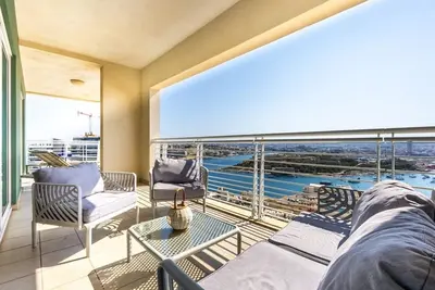 Image de 16th Floor - Pool & 180 Sea Views – by QuickTrips