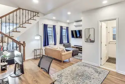Image de Near Belleville Park & MetLife: Pet-Friendly Stay!