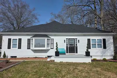 Image de Cozy 3br/2Bath Retreat on Half Acre Near Dover Attractions De Turf