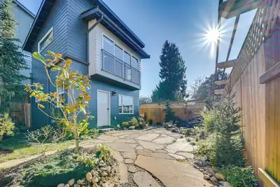 Image de ‘Mini Pearl’ Sleek Seattle Gem 3 Mi to Lumen Field