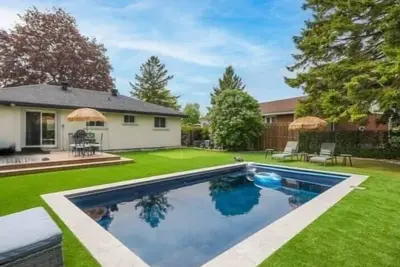 Image de Luxe 3br Home With Pool, Parking And 3-Hole Green