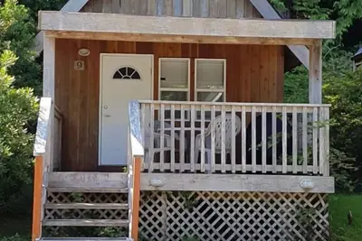 Image de Studio B - Cozy Cottage Walking Distance to Two Beaches