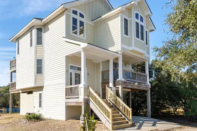 Image de Canalfront, Outdoor Living/Game Room, 3 Decks, Kayaks, Swim, Crab & Fishing Dock