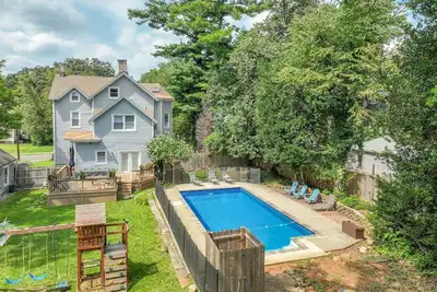 Image de Spacious 6br Retreat - Pool - Fire Pit - Bbq