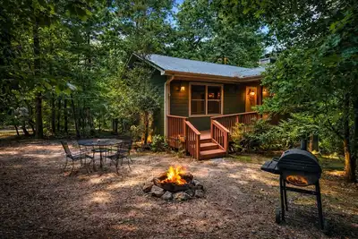 Mountain Laurel 2/2! Pool table! Firepit! Close to Helen.