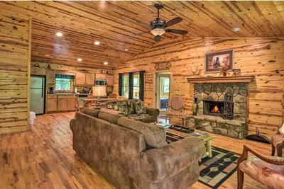 Outlook Cabin! Close to Helen!