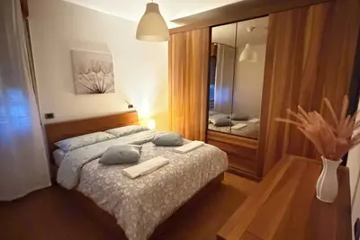 Spacious apartment with terrace, free parking