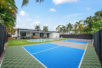 Image de Private Oasis w/ Pool, Mini Golf & Sports Court