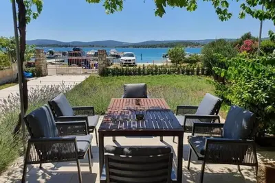 Image de Appartement de deux chambres avec la terrasse et la vue sur le mer Turanj, Biograd (A-25338-a)