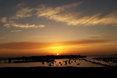 Image de Face mer très lumineux. . 60 m2. . tous commerces a proximité \nparking perso.