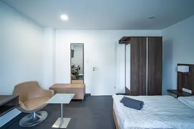 Image de Spacious, Comfortable Apartments in a Quiet Setting Near Cologne