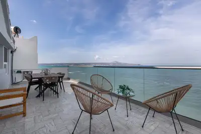 Image de MarioLuxury Penthouse en bord de mer avec jacuzzi