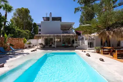 Image de Villa à Santa Eulària Des Riu avec 3 chambres à coucher, 6 couchages