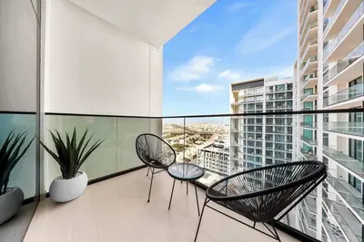 Image de Free housekeeping visits during your stay - StayShort - Charming 1br Retreat in Jvc Sleeps 4