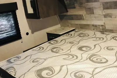 Image de 1-bdrm 32 ft Rv sleeps 6. Mt. Magazine in view and Blue Mtn Lake within 5 miles.