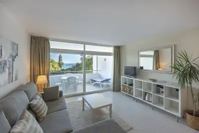 Image de Bright Studio with Terrace, Pool and Sea Views