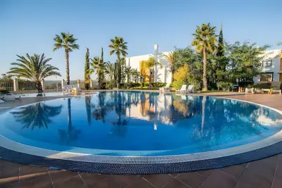 Image de Spacieux appartement familial 3 chambres avec terrasse et piscine