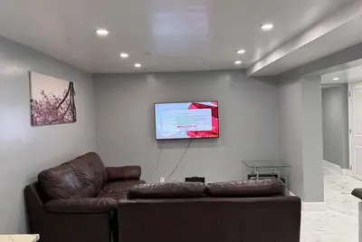 Image de Brand New 2br Basement | 15 Min to Niagara Falls | Free WiFi