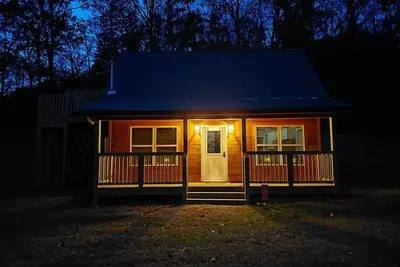 Image de My Smoky Cabin: Adorable 1br cabin w/Hot Tub*Fire Pit*Wi-Fi*Quiet!