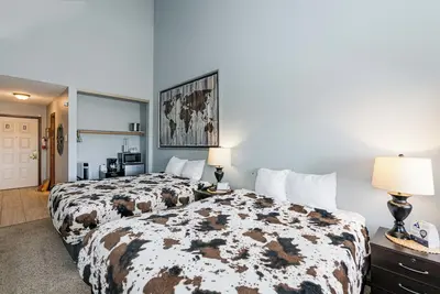 Image de Ideal lodge room 2 queens, private balcony with views