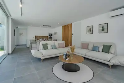 Image de Standard Villa 2 - Casangular by Upper