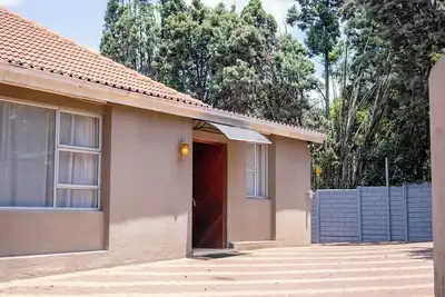 Image de Lansm Lafi Luxury - Secured within a Golf Estate, Near Many Tourist attractions!