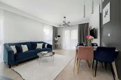 Image de Jana Pawła Ii 21 Wrocław | Nowoczesny Apartament w Centrum | Balkon