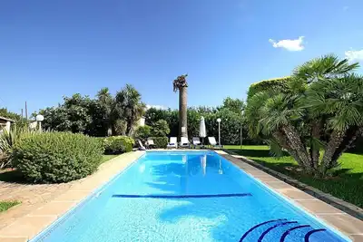 Image de Maison de campagne \"Can Moreno\" avec piscine, climatisation, Wi-Fi, jardin et terrasse