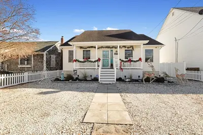 Image de Cozy 2-bedroom house in beautiful Del Haven with Ac & 5-minute walk to sunsets!