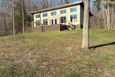 Image de Perfect Tiny House located in the Owen-Putnam State Forrest