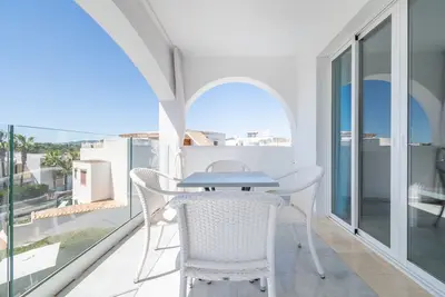 Image de Appartement « F » 2 chambres avec piscine partagée, Wi-Fi et climatisation