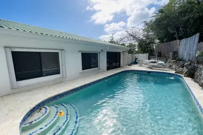 Image de Breezy Hillside Haven w/ Ocean Views | 3br | Beach & Ocean Views, 1 min drive