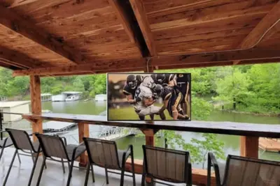 Image de Lakefront-HotTub-Covered Boat Dock-Amazing Patio-Quiet Cove-Relaxing!