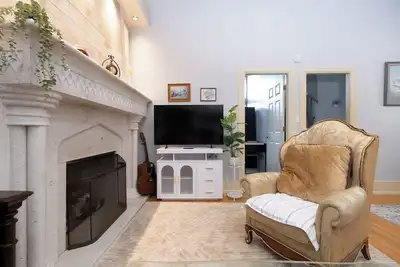 Image de Exclusive 6-Bed Manor with Amazing Garden View