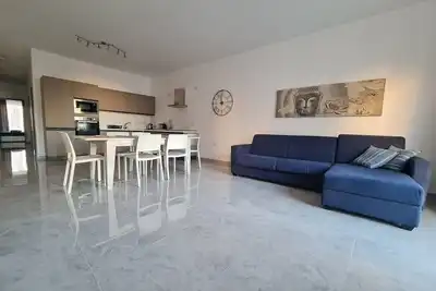 Image de Seaside Serenity 5 - few mins walk to the beach by QuickTrips