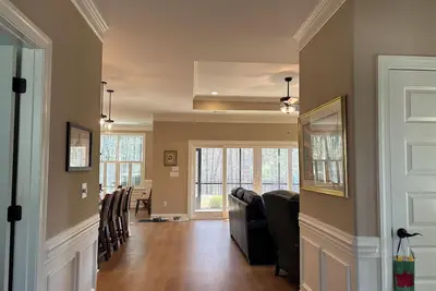 Image de Newly built 3-bedroom house in serene Savanna Lakes Village