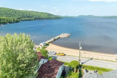 Image de La Belle Amour du lac avec plage