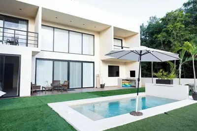 Image de Family Villa w/ Private Pool + Rooftop • BeachClub