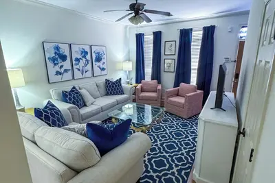 Image de Oxford Oasis - Beautifully Decorated 2br Condo