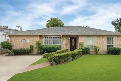 Image de Spacious 3-bedroom house in central Houston with Ac, wifi, on a gated property