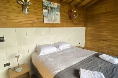 Image de Family cabin with private pool, panoramic view.