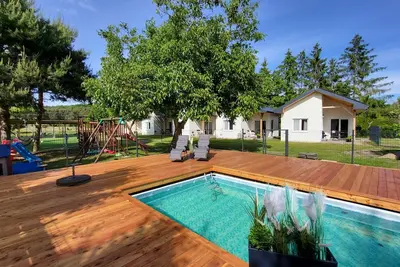 Image de Charming 2-bedroom cottage in peaceful Wapnica awaits you