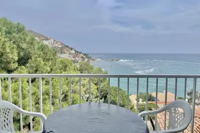 Image de Appartement confortable à Canyelles avec terrasse et parking, près de la plage