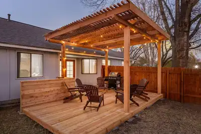 Image de Vinyl Nest: Patio & Grill | Music | Sleeps 10