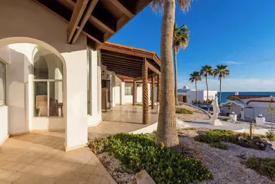 Image de Recently Renovated Oceanview Home! | Casa Hebe