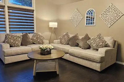 Image de Quiet Bellevue Home for Family & Remote Work